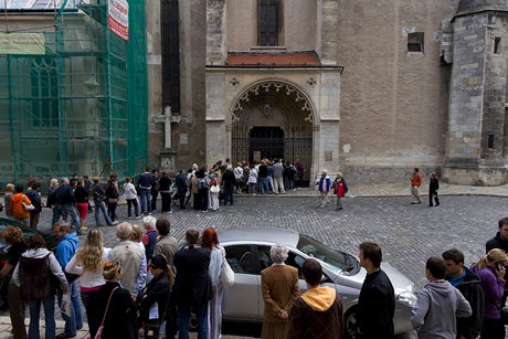 Rad pred Dómom sv. Martina počas Dňa otvorených dverí pri príležitosti Dní európskeho kultúrneho dedičstva 2012