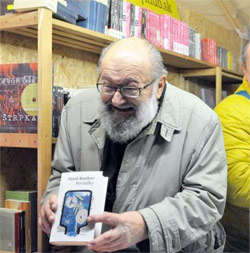 Autogramiáda slovenských spisovateľov na vianočných trhoch