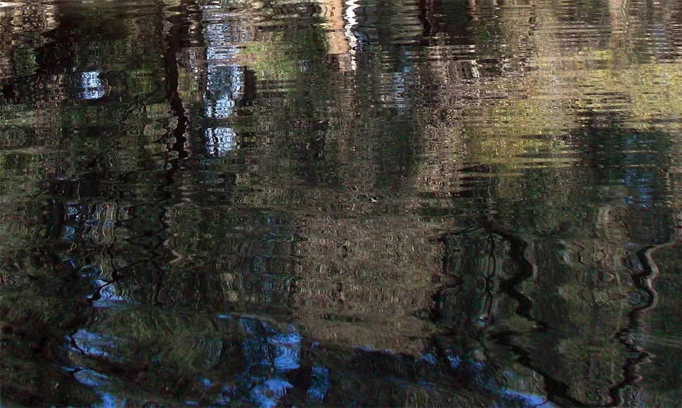 Hladina v dunajskom ramene neďaleko Vojčianskeho jazera