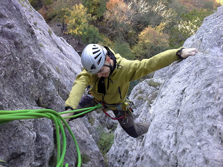 Tomas in Terzettkamin, a route in Austrian climbing area Peilstein