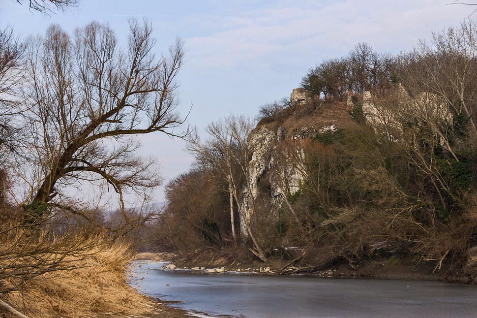 Rameno Dunaja pod Röthelsteinským bralom vo februári 2015 zamrzlo