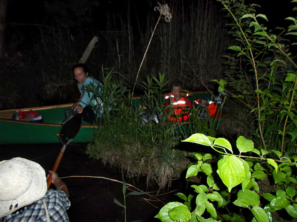 Keď sme si podávali označený lístok pri poslednej kontrolke, bola už tma