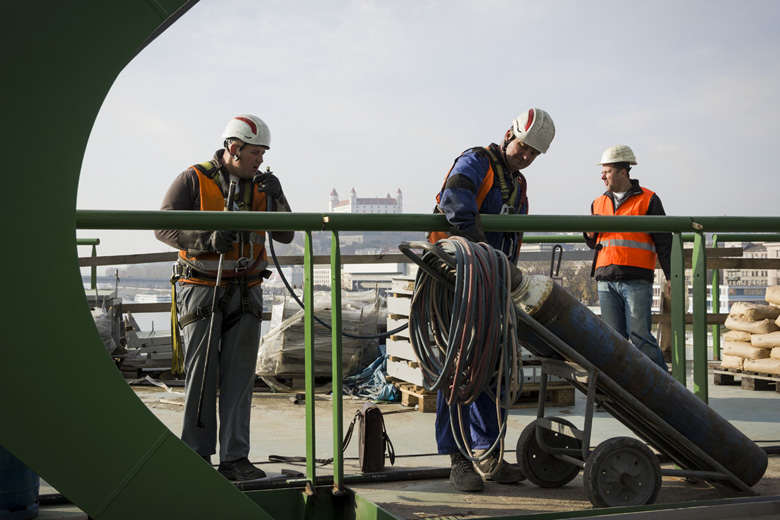 Na stavbe nového Starého mostu v Bratislave