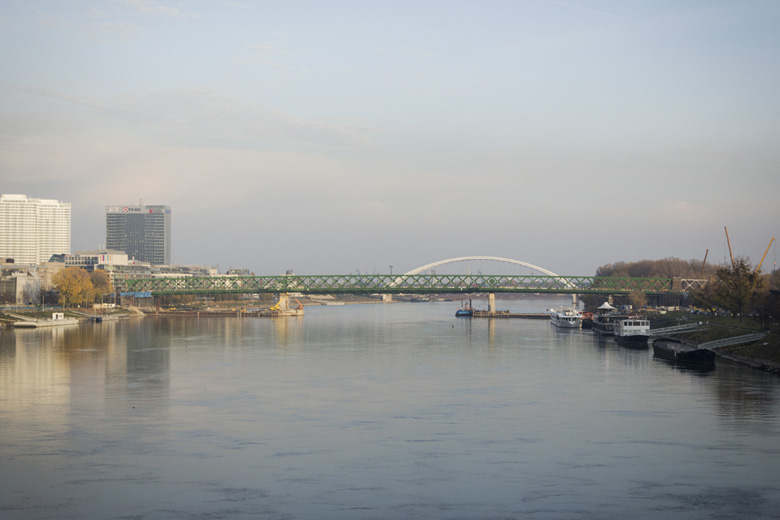 Na stavbe nového Starého mostu v Bratislave