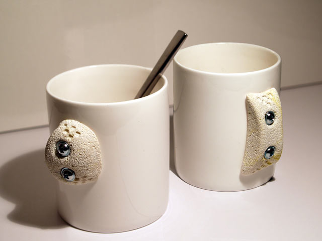 Cliff hanger mug