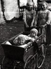 Fotografia z knihy Tradície slovenskej rodiny
