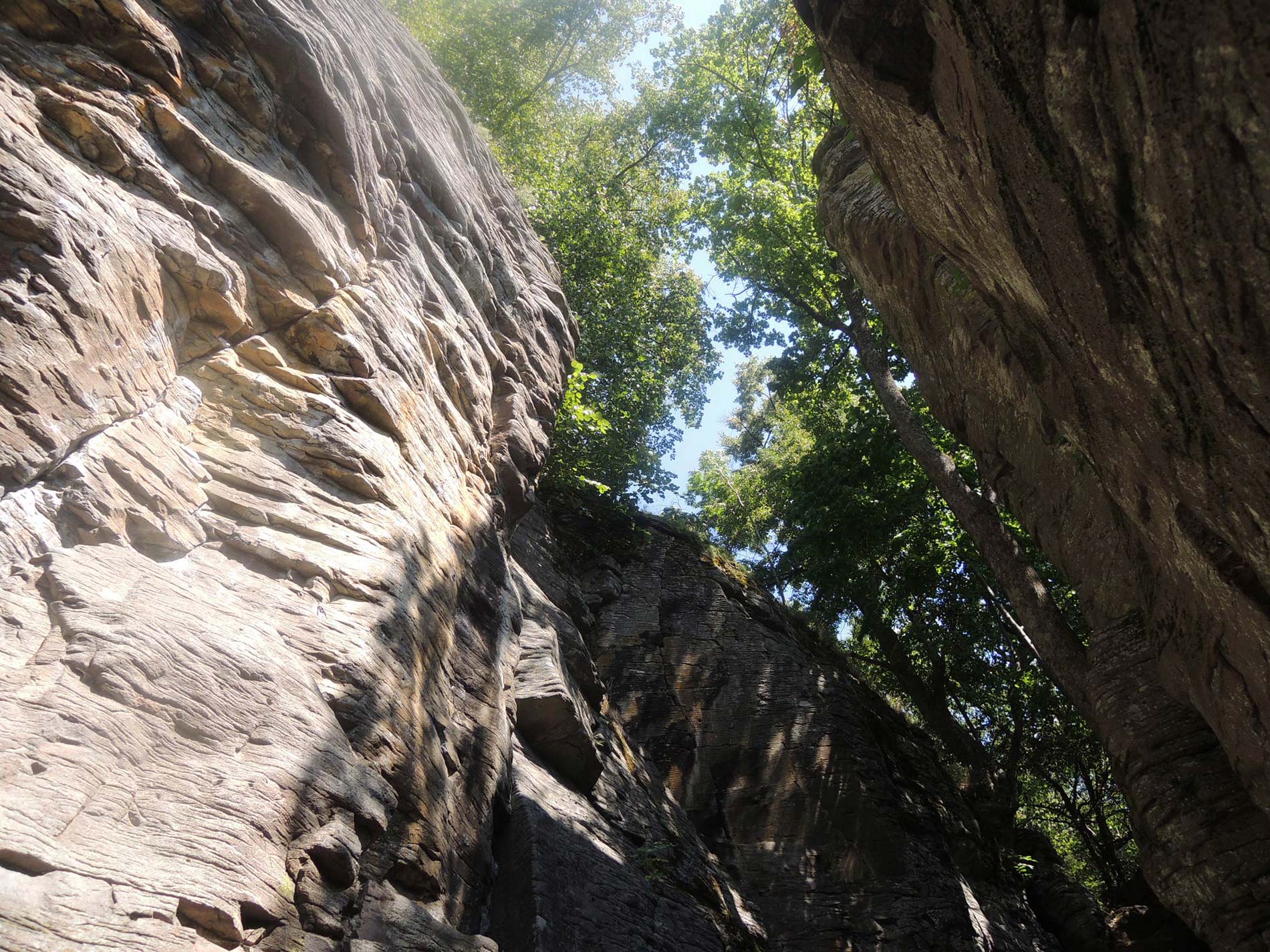 Kalamárka pod Poľanou – oblasť andezitových veží a stien, je aj vyhľadávaná lezecká lokalita