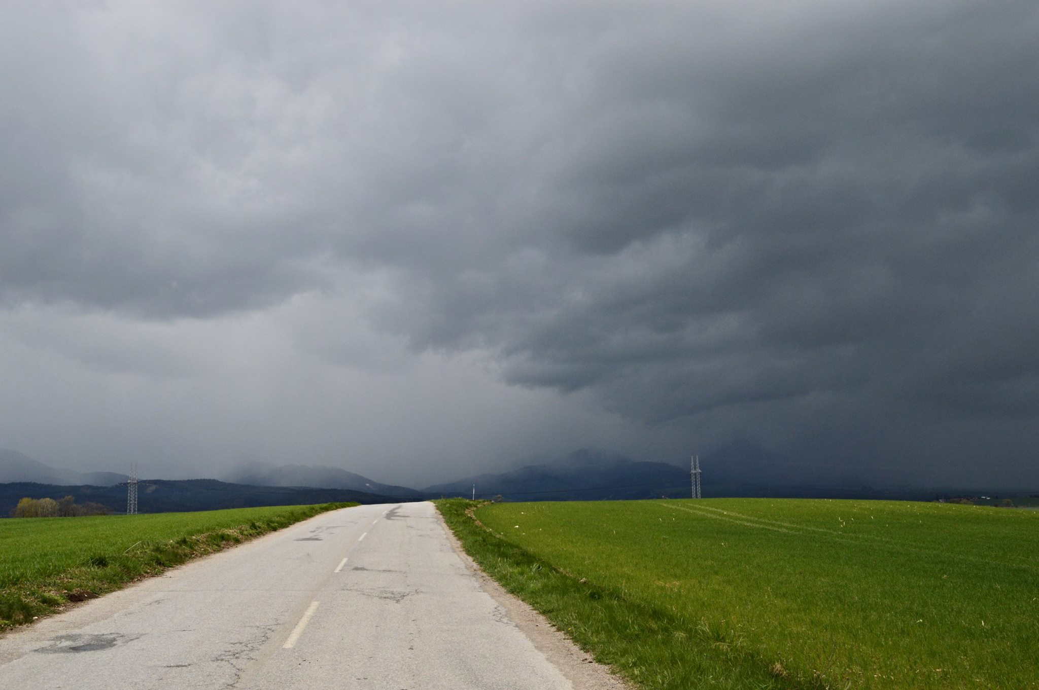 V ústrety snehovému peklu. Predo mnou Malá Fatra, ale čoskoro som to obrátila naspäť. Nemala som odvahu tadiaľ ísť