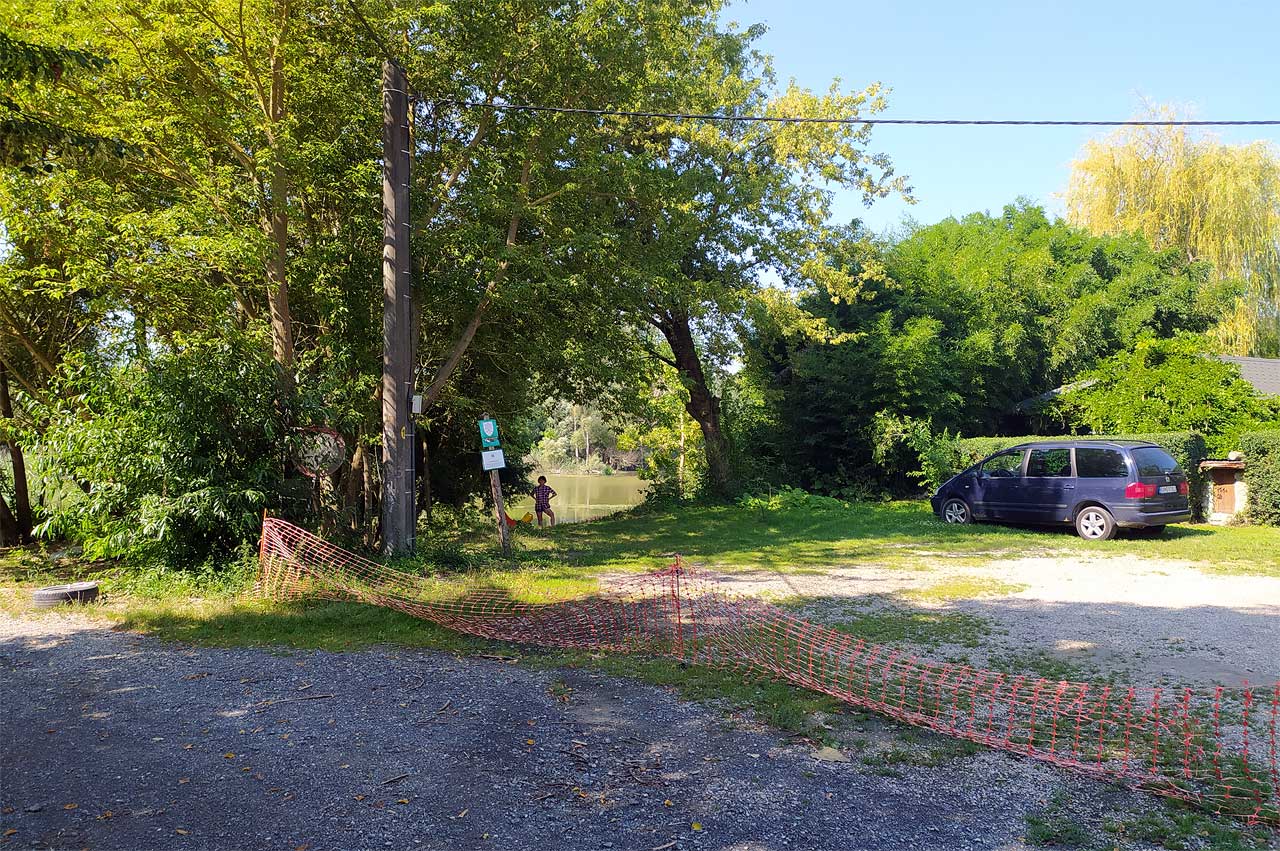 Miesto, kde kedysi parkovali vodáci, je dnes ohradené