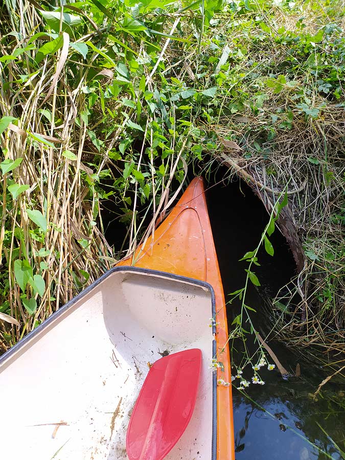 Prvá rúra, ku ktorej sme sa prekliesnili cez šachorinu. Bola akási menšia, než sme si ju pamätali
