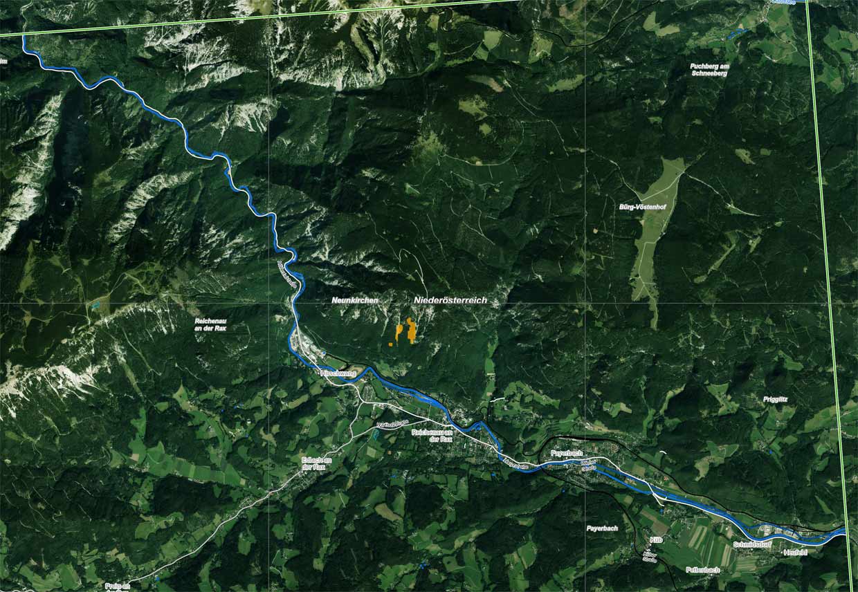 Oranžovou farbou sú označené ohniská požiaru v Raxe, v Dolnom Rakúsku