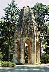 Gotická veža františkánskeho kostola v sade Janka Kráľa