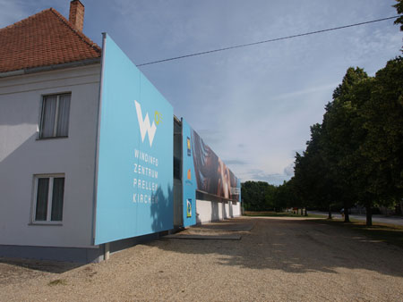 Windinfo center in Prellenkrirchen - entrance
