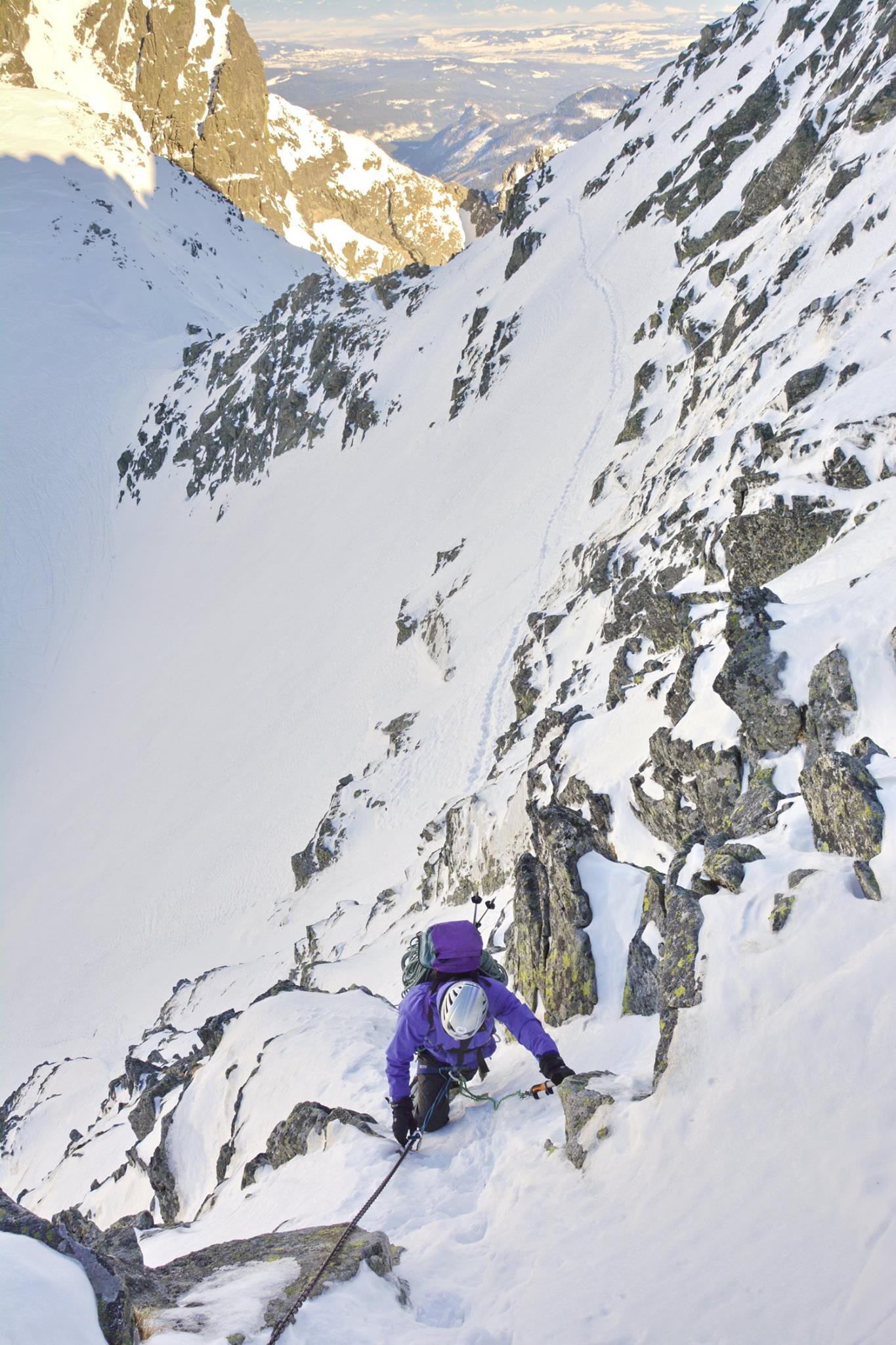 Winter ascent to Vysoka Peak in the High Tatras - video