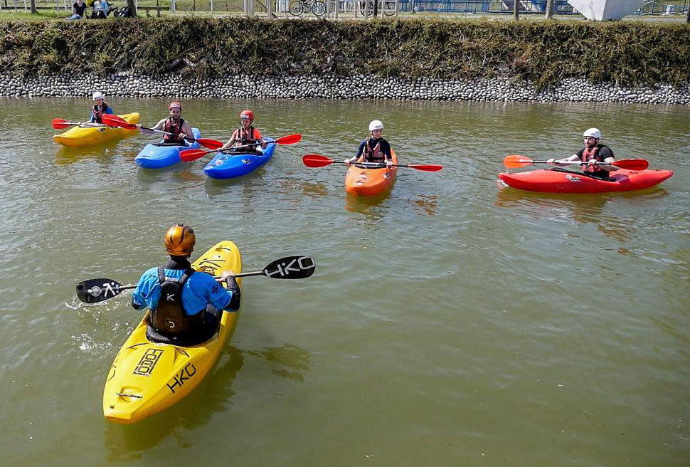 Škola kanoe v areáli Divokej vody v Čunove
