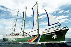 Plavidlo organizácie Greenpeace Rainbow Warrior