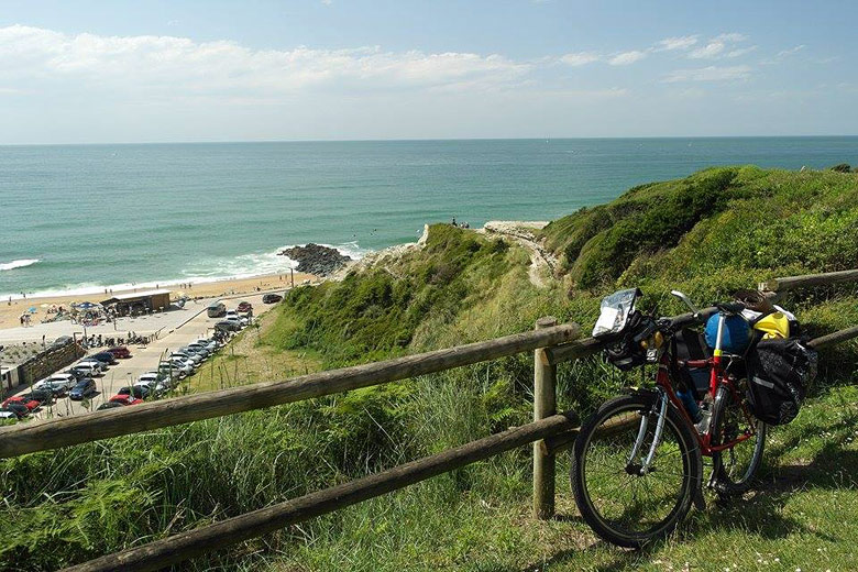 Žožo dorazil na bicykli k Atlantiku - Lekeitio, País Vasco, Španielsko.