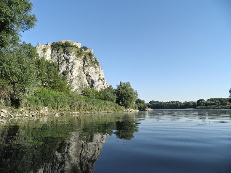 Paddle trip on the Morava River from Zahorska Ves to Devin