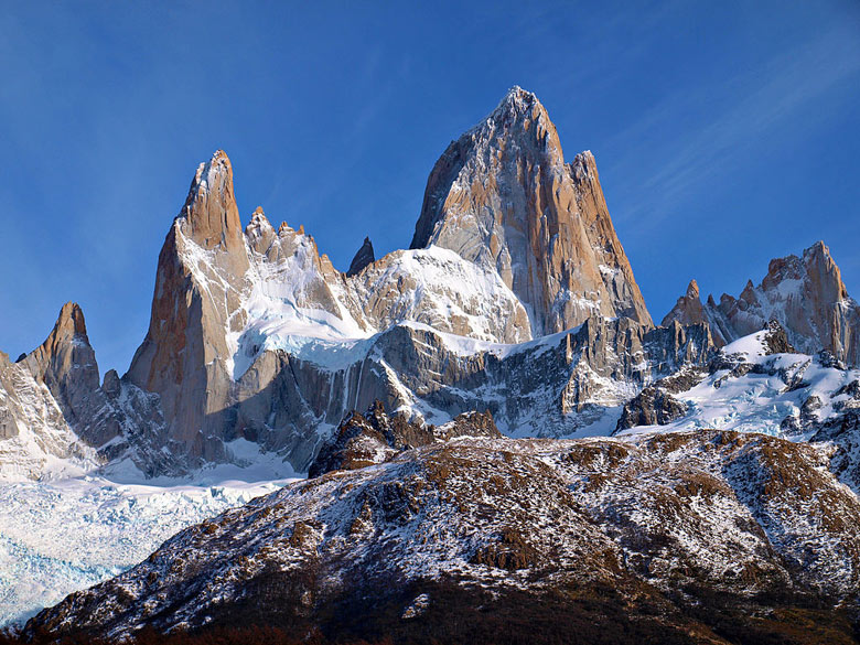 Hrebeň štítov s Cerro Fitz Roy v národnom parku Los Glaciares v Patagónii