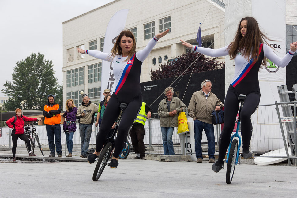 Vystúpenie kolárovského cykloklubu ACT 4 Slovakia v Bratislave, 24. mája 2015