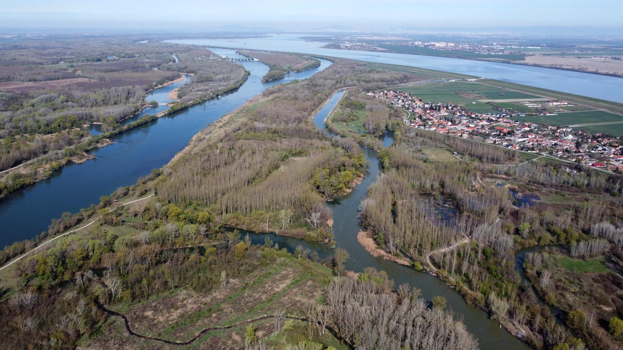Vnútrozemská Dunajská delta pri obci Dobrohošt