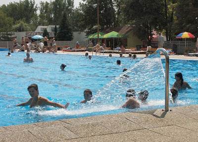 Summer Thermal Pool Patince