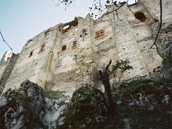 Pohľad na hrad v roku 2007