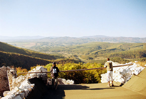 Výhľad z Uhroveckého hradu