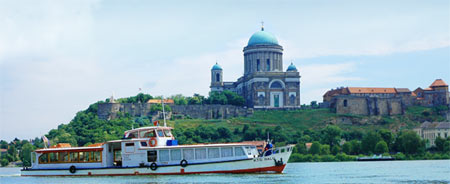 Výletná loď Balu na Dunaji v Štúrove - Ostrihome