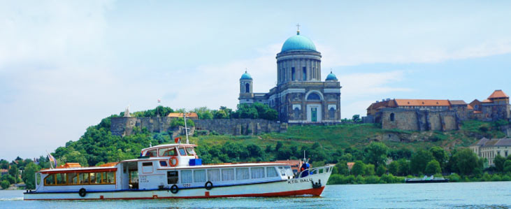 Výletná loď Balu na Dunaji v Štúrove - Ostrihome